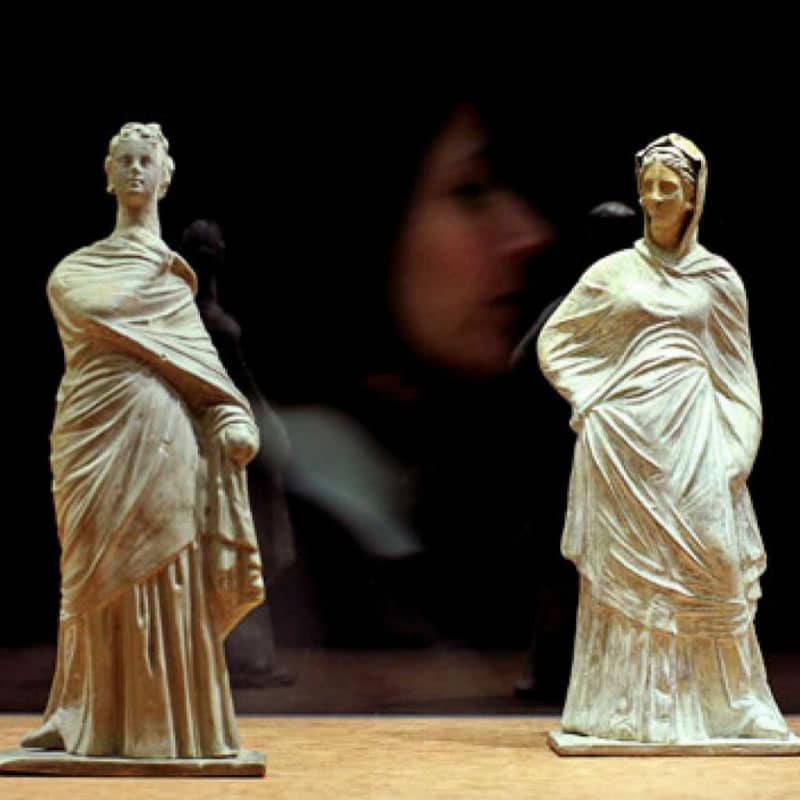 Tanagras. Figuras para la vida y la eternidad. Colección del Museo del Louvre