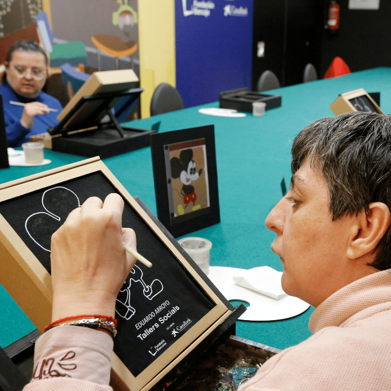 Talleres sociales. Eduardo Arroyo. Una mirada múltiple